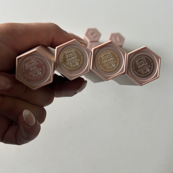 FENTY BEAUTY by Rihanna
Match Stix Trio + Contour 4 x 0.25 oz/ 7.10 g - Picture 4 of 4